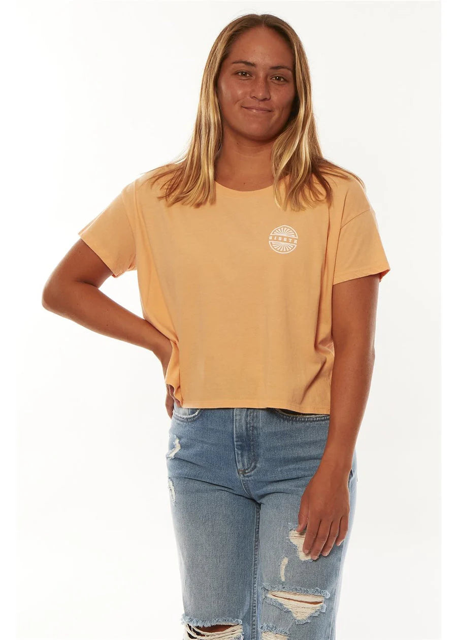 SISSTREVOLUTION RAISED BY WAVES KNIT CROP TEE - SORBET