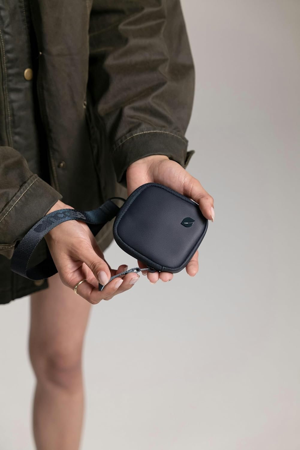 INCASE A.R.C. Compact Pouch with ReSpun 100% Recycled Polyester - Black