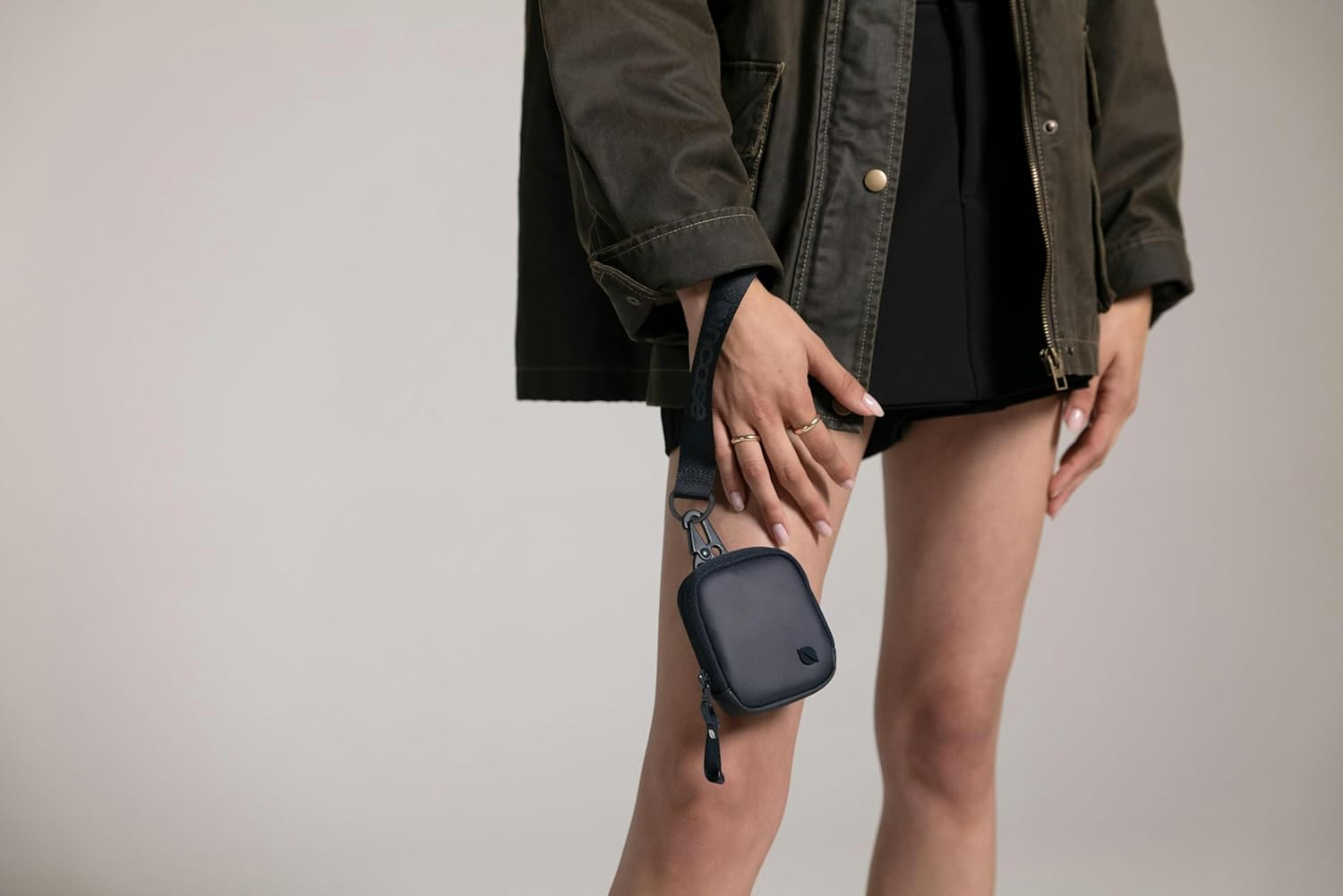 INCASE A.R.C. Compact Pouch with ReSpun 100% Recycled Polyester - Black