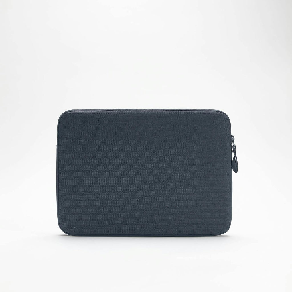 INCASE A.R.C Sleeve - Navy