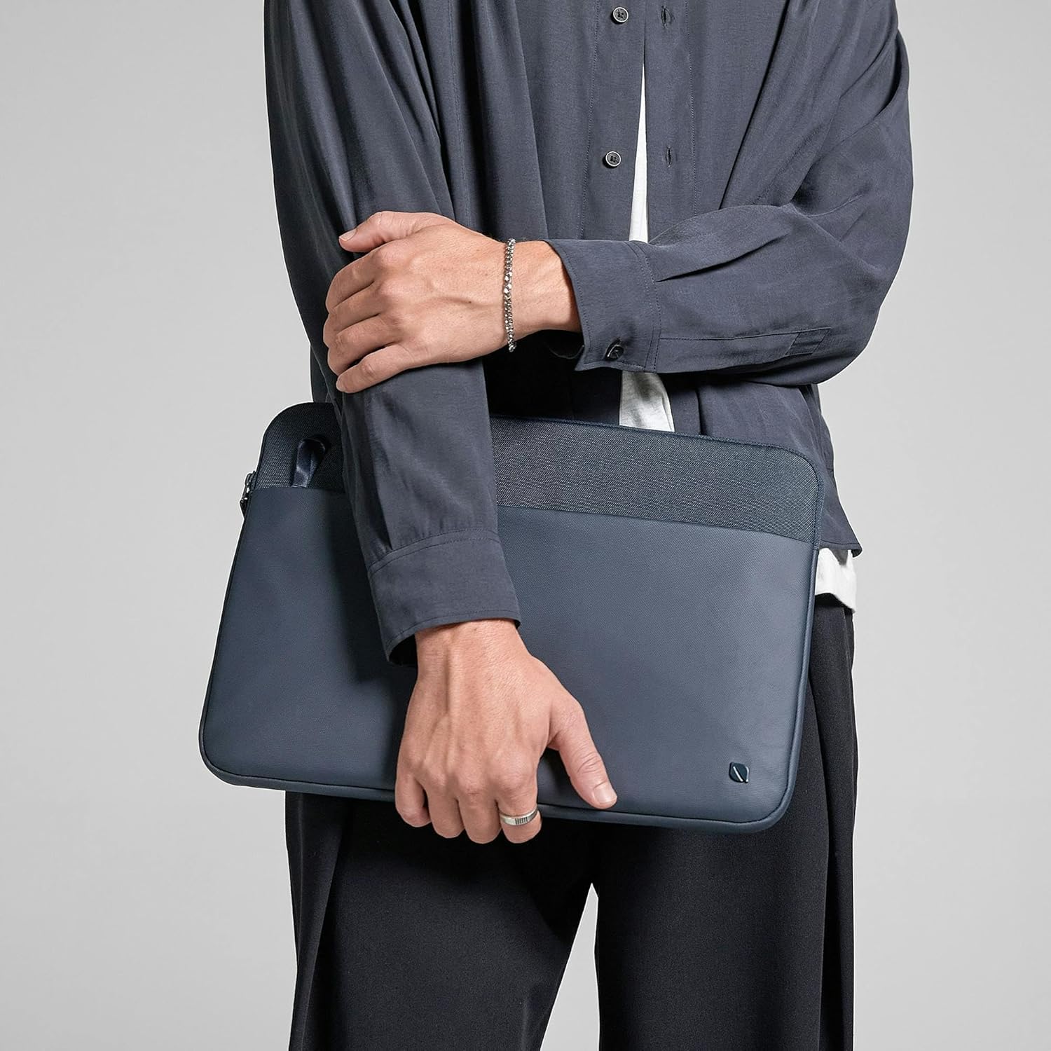 INCASE A.R.C Sleeve - Navy