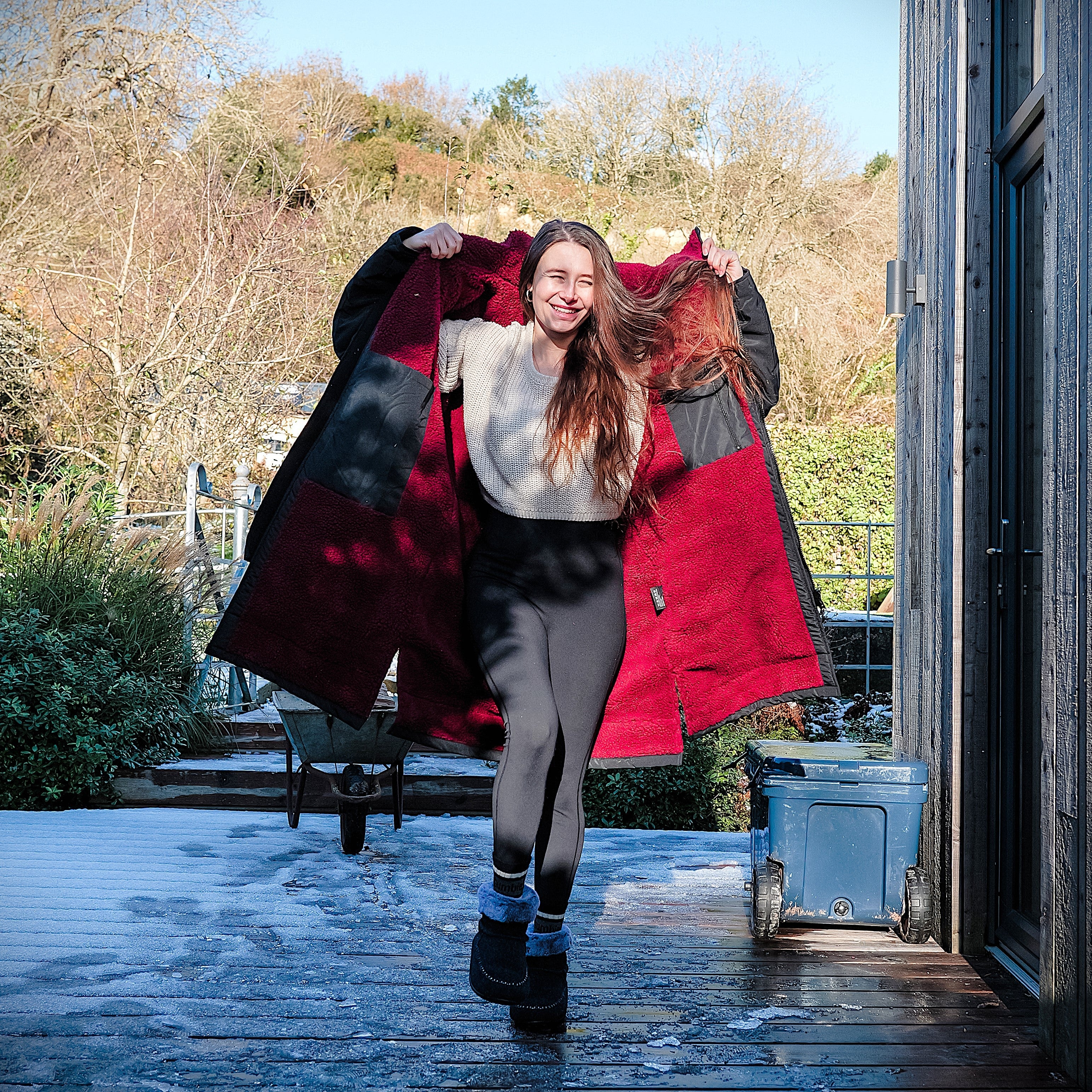 Gumbies Changing Robe (S-CAPE) - Black & Burgundy