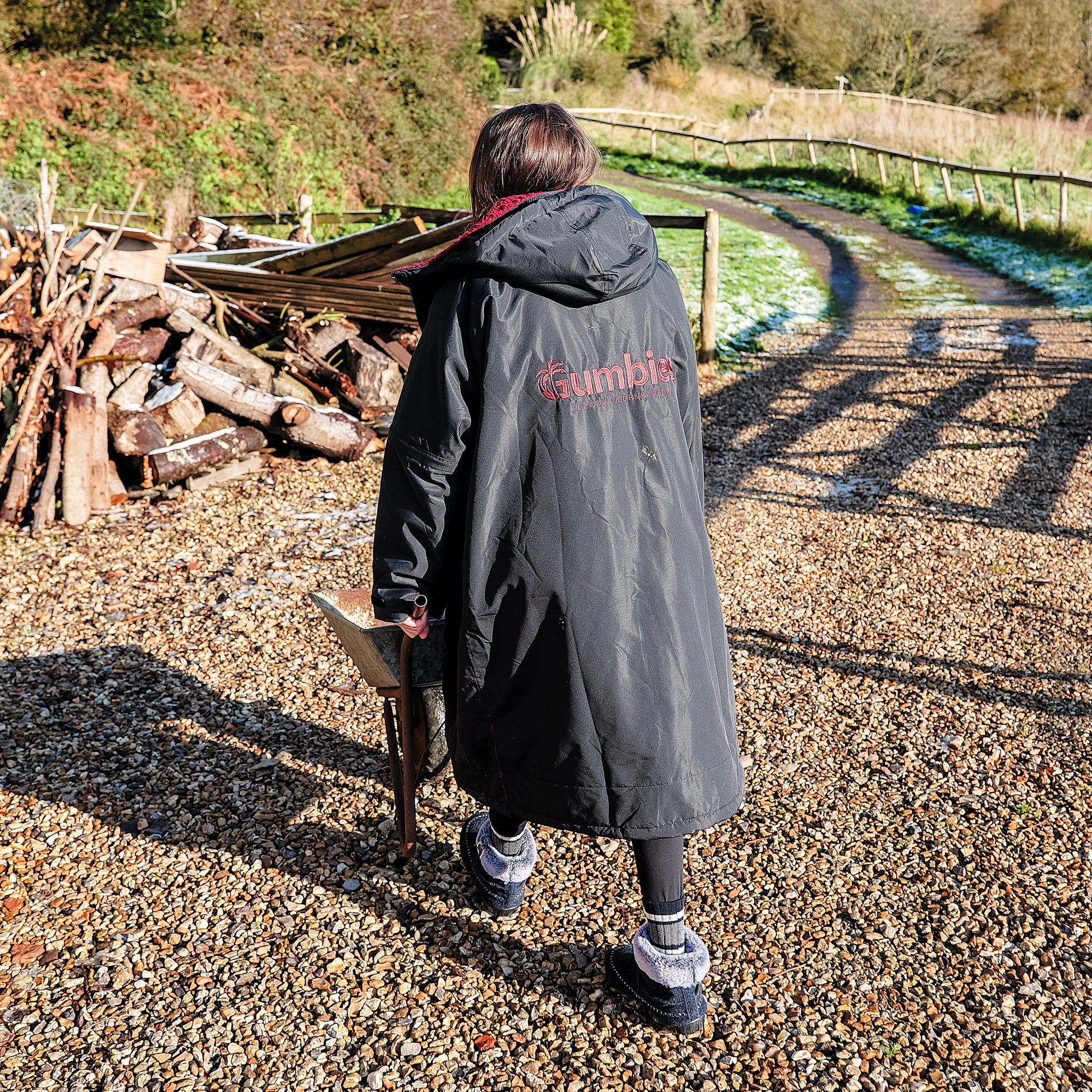 Gumbies Changing Robe (S-CAPE) - Black & Burgundy