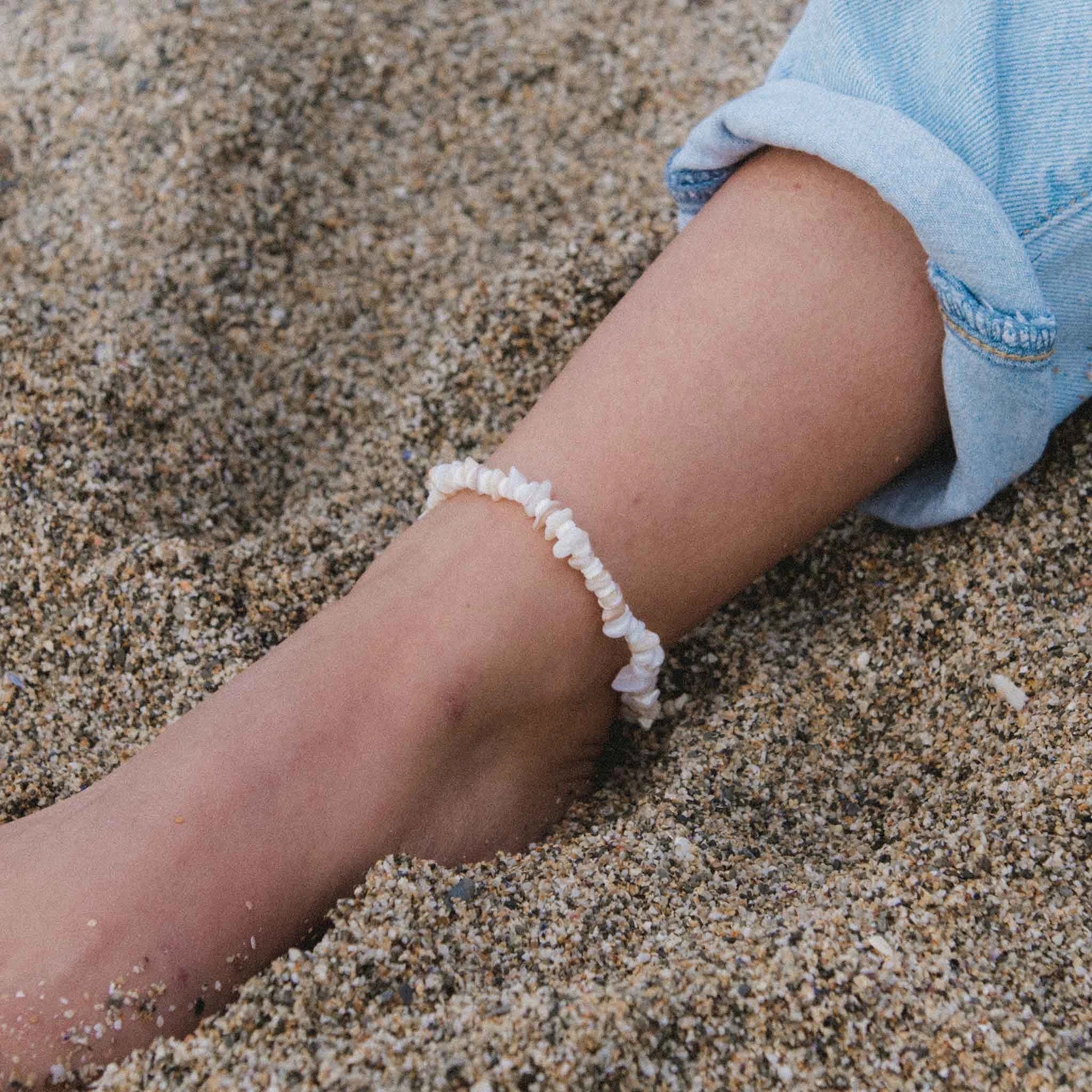 Canggu Puka Shell Surfer Anklet