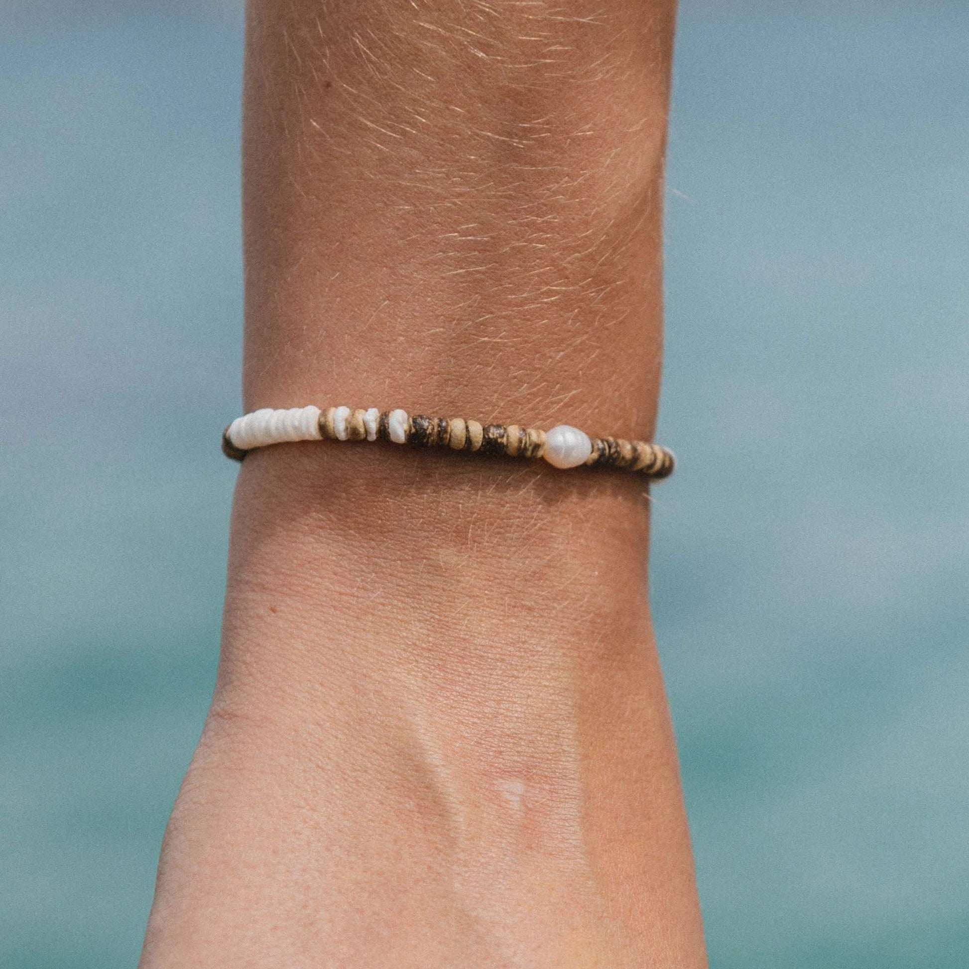 Kauai Puka Shell & Pearl Bracelet