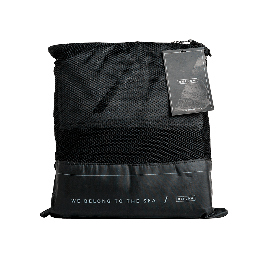 Deflow Boardcover 5ft 8 Performance packaged in a black mesh bag with branding.