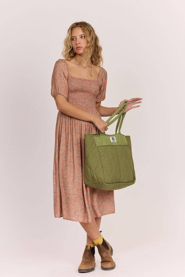 Sisstrevolution Roam Free Quilted Tote