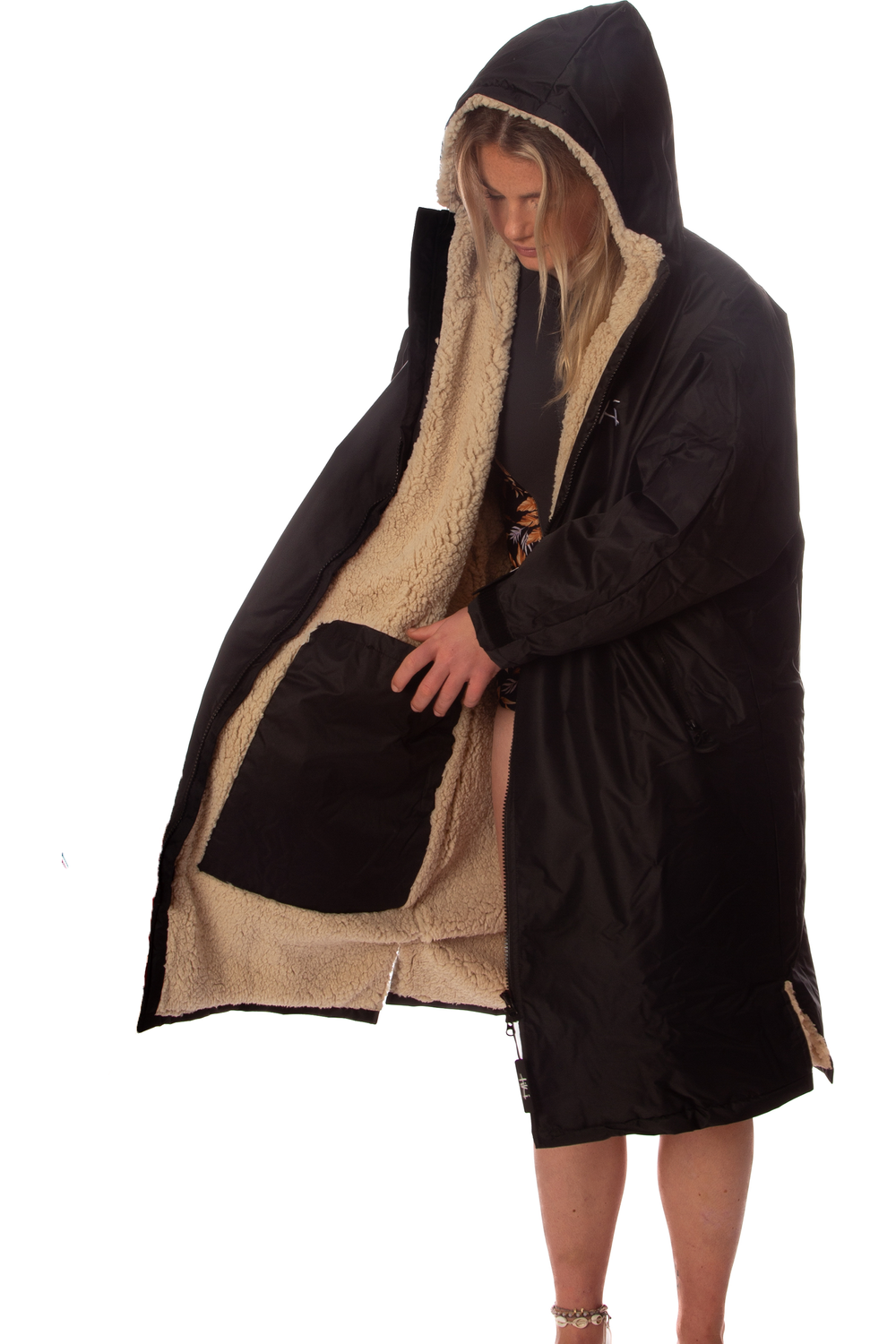 Tiki Tech Robe Black Taupe